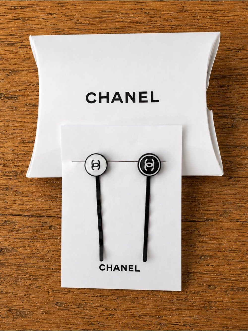 Chanel Beauté Promotional CC Hairpin Set